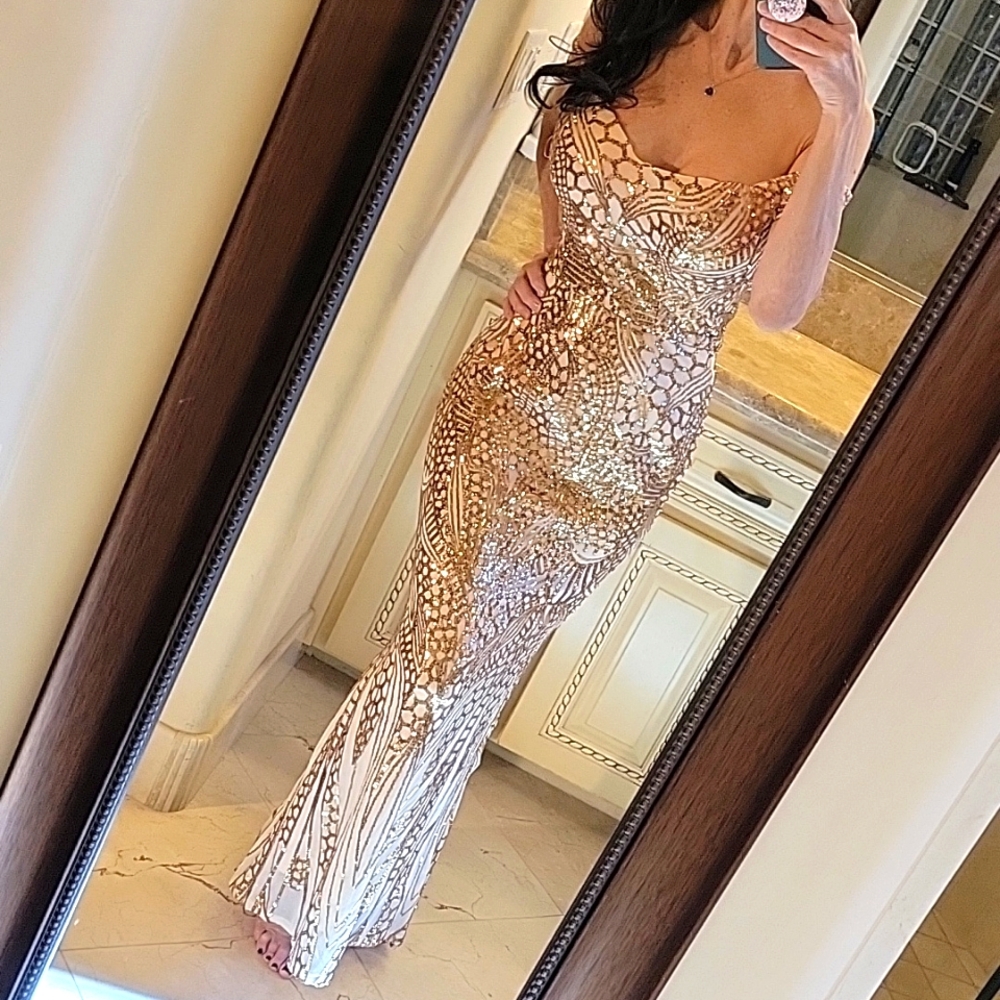 Gorgeous Gold Sequined Off-shoulder Fishtail Ball Gown, XS - Picture 3 of 16